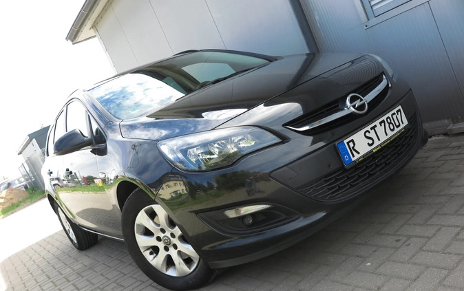 Opel Astra cena 28900 przebieg: 200000, rok produkcji 2015 z Brzeg małe 466